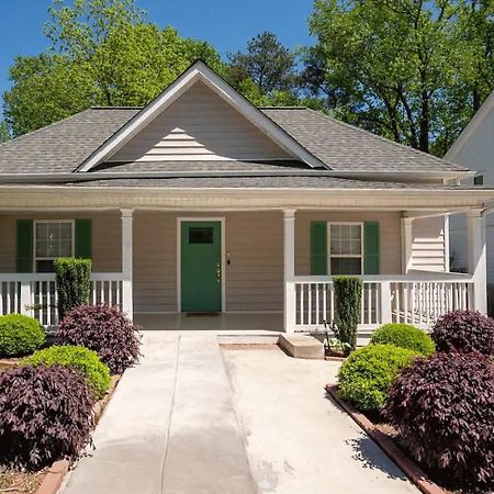 Modern 3-Bedroom, Big Fence Yard, Pets Stay Free Durham Exterior foto