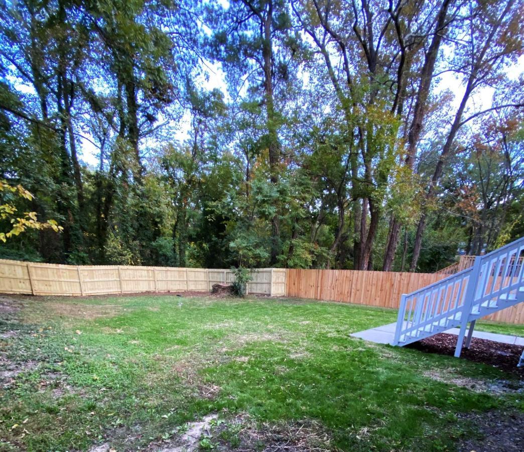 Modern 3-Bedroom, Big Fence Yard, Pets Stay Free Durham Exterior foto