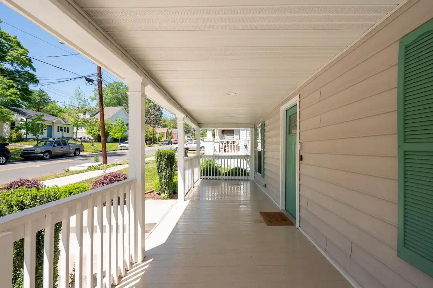 Modern 3-Bedroom, Big Fence Yard, Pets Stay Free Durham Exterior foto